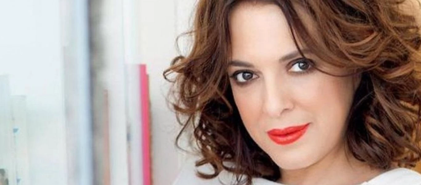 Η ακομπλεξάριστη Ελένη Ράντου τις «έσβησε» όλες: Με μπικίνι και χωρίς photoshop θυμίζει ξανά Βλαχάκη (φωτό)